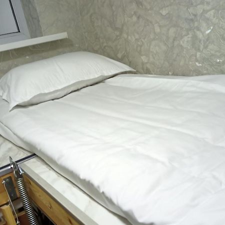Двухуровневый Практичный Лофт Apartment Almaty Exterior photo